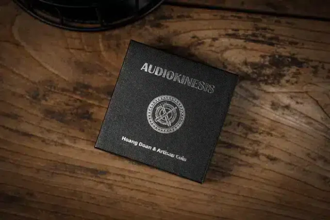 Audiokinesis One Dóllar de Hoang Doan Minh y Artisan Coin - Imagen 2