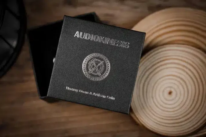 Audiokinesis One Dóllar de Hoang Doan Minh y Artisan Coin