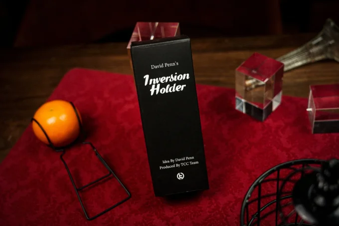 The Inversion Holder de David Penn y TCC Magic