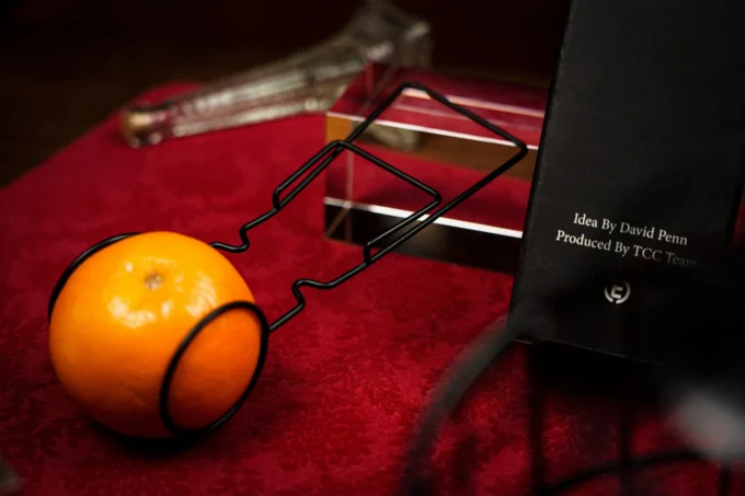 The Inversion Holder de David Penn y TCC Magic