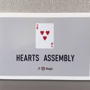 Estuche de Hearts Assembly de JT Magic con diseño de carta tres de corazones sobre fondo gris.