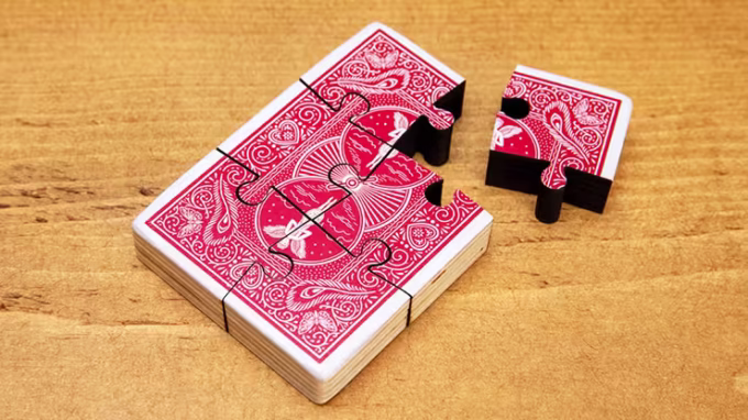 Baraja Jigsaw de David Regal – Cartas transformadas en piezas de rompecabezas.
